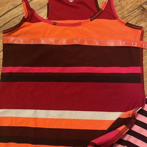 Size 2 Lululemon Refresh Racer Tank Top - Picture 3 of 5